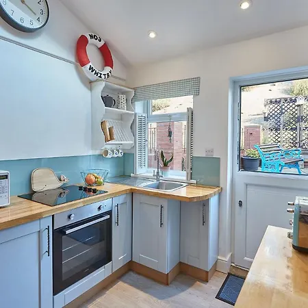 Host & - No 3 Sandside * 휫비