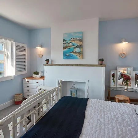 Host & - No 3 Sandside 펜션 휫비