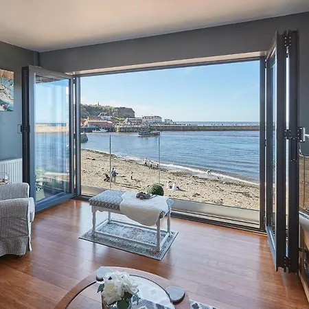 Holiday home Host & - No 3 Sandside