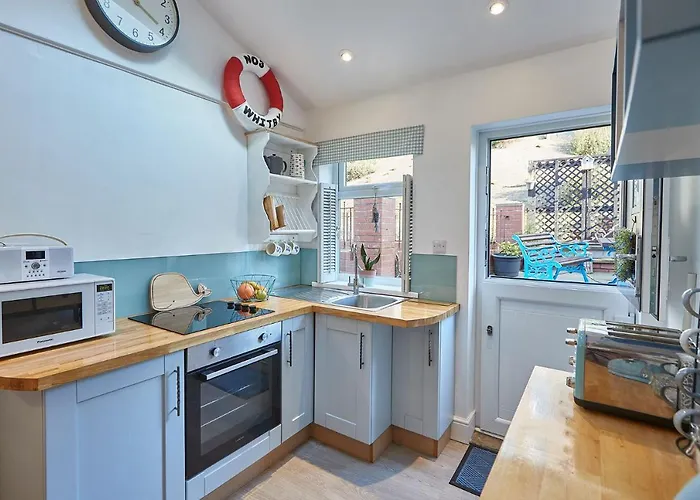 Host & - No 3 Sandside * Whitby