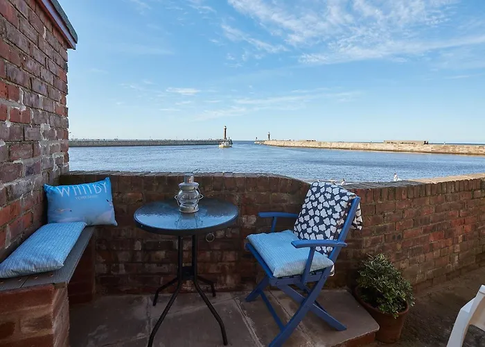 Host & - No 3 Sandside