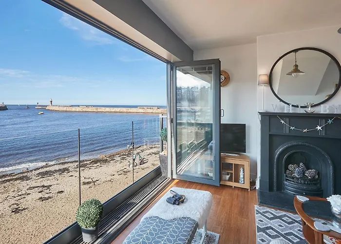 Host & - No 3 Sandside Holiday home *